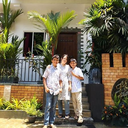 Star Rain Tour Inn Ratnapura Exterior photo