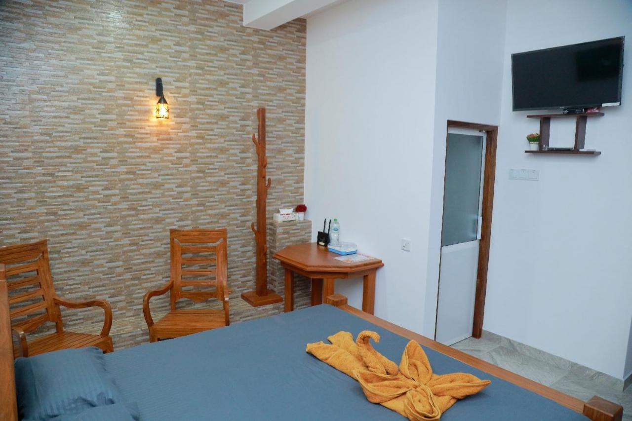 Star Rain Tour Inn Ratnapura Exterior photo