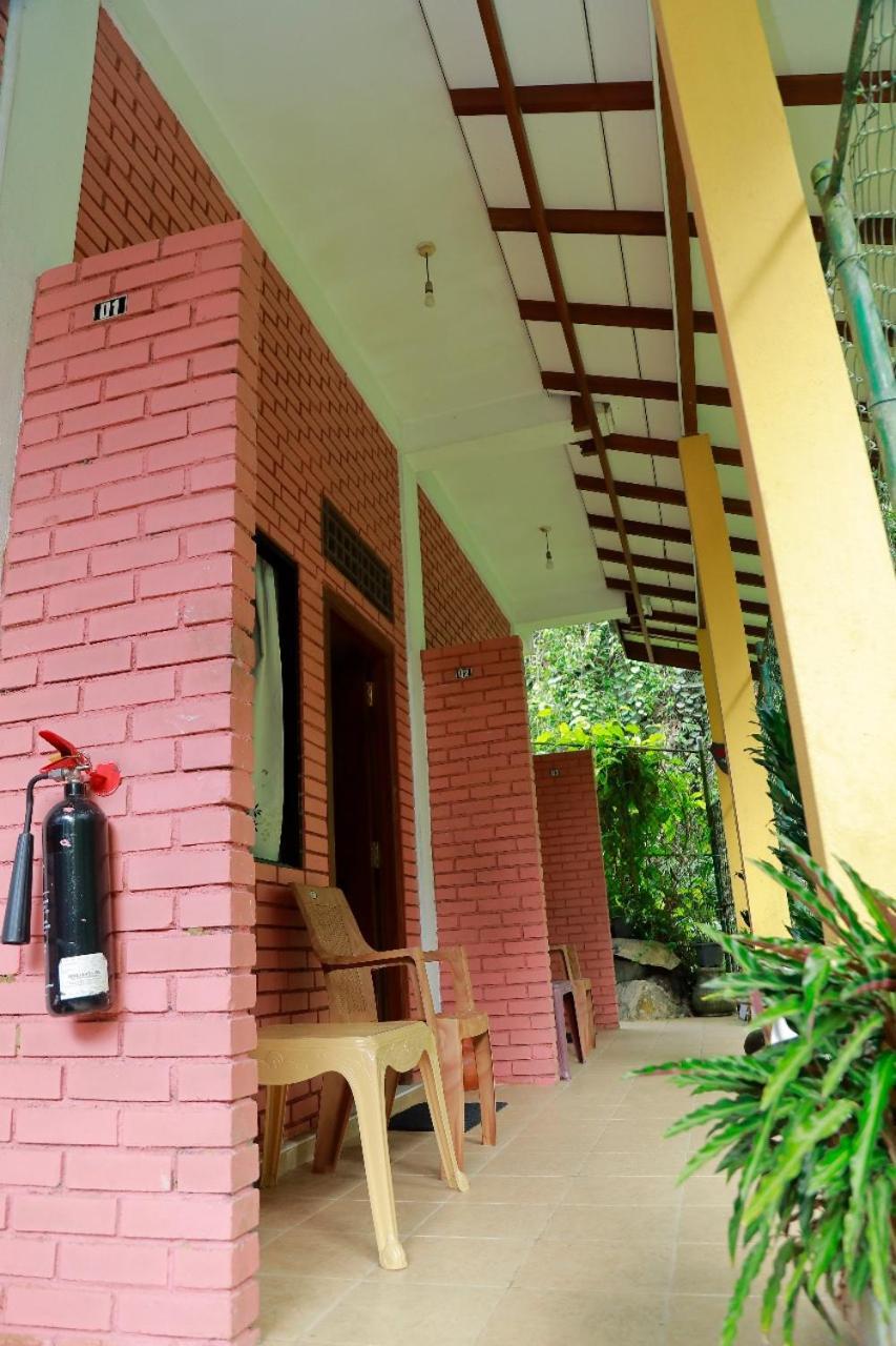 Star Rain Tour Inn Ratnapura Exterior photo